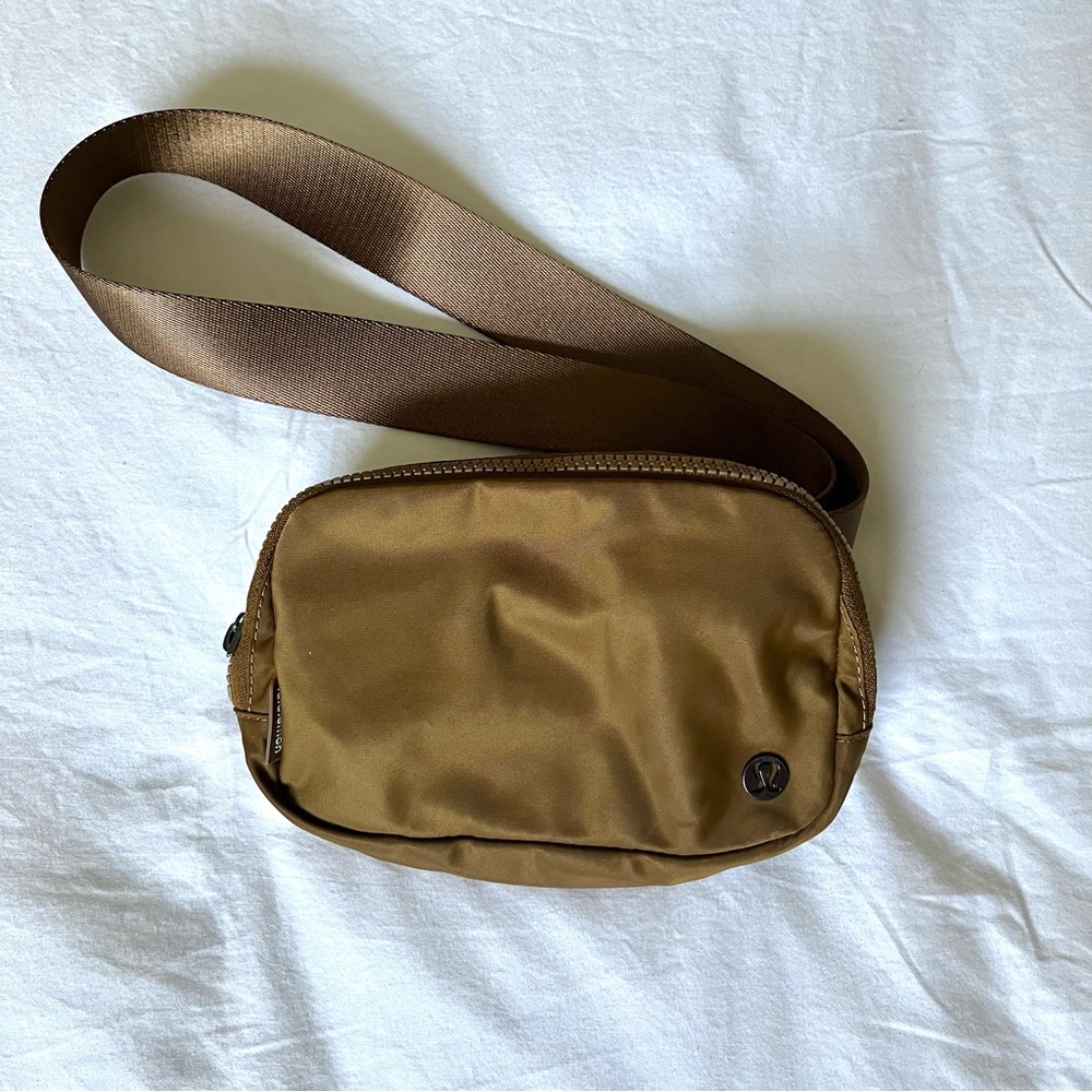 lululemon everywhere belt bag